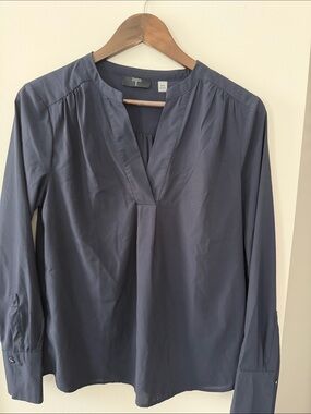 T Tahari Navy Split V-Neck Long Sleeve Blouse